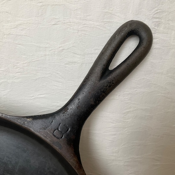 Vintage 🇨🇦 No. 8 Good Cheer 11” Cast Iron Skillet Frying Pan w/ Pour Spouts - Picture 4 of 12